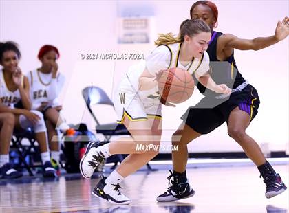 Thumbnail 3 in Lynwood vs. Warren photogallery.