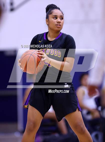 Thumbnail 2 in Lynwood vs. Warren photogallery.