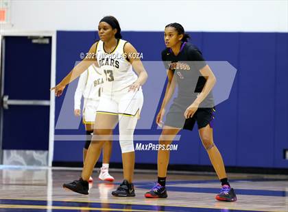 Thumbnail 3 in Lynwood vs. Warren photogallery.
