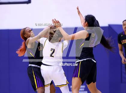 Thumbnail 3 in Lynwood vs. Warren photogallery.
