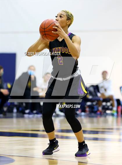 Thumbnail 1 in Lynwood vs. Warren photogallery.
