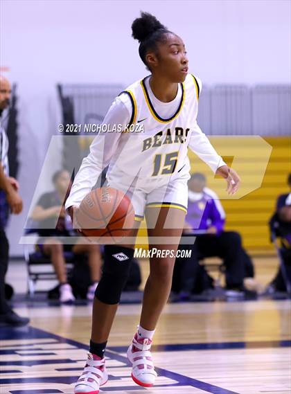 Thumbnail 2 in Lynwood vs. Warren photogallery.