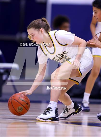 Thumbnail 1 in Lynwood vs. Warren photogallery.