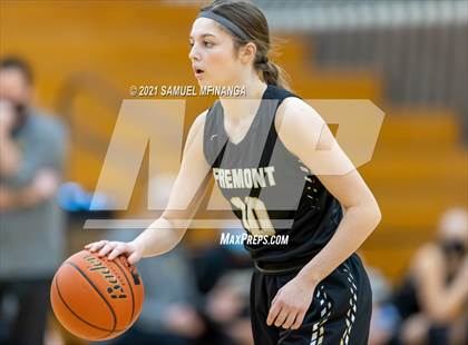 Thumbnail 1 in Fremont vs. Pius X photogallery.