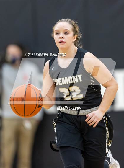 Thumbnail 3 in Fremont vs. Pius X photogallery.