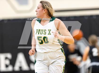 Thumbnail 2 in Fremont vs. Pius X photogallery.