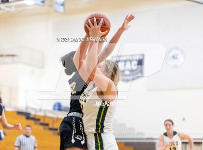 Thumbnail 3 in Fremont vs. Pius X photogallery.