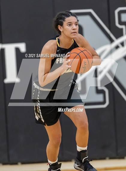 Thumbnail 3 in Fremont vs. Pius X photogallery.