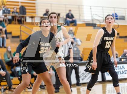 Thumbnail 2 in Fremont vs. Pius X photogallery.