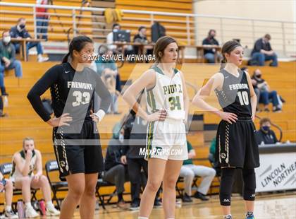 Thumbnail 3 in Fremont vs. Pius X photogallery.