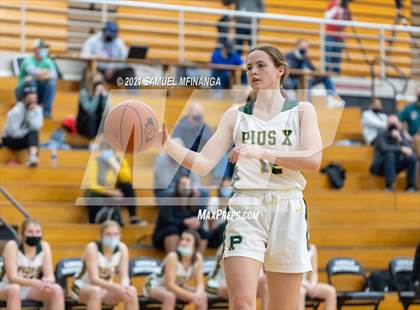 Thumbnail 3 in Fremont vs. Pius X photogallery.