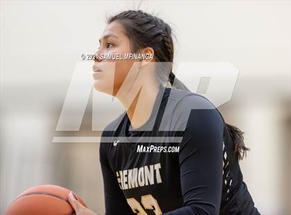 Thumbnail 2 in Fremont vs. Pius X photogallery.