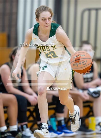 Thumbnail 1 in Fremont vs. Pius X photogallery.