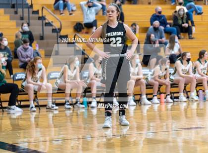 Thumbnail 1 in Fremont vs. Pius X photogallery.