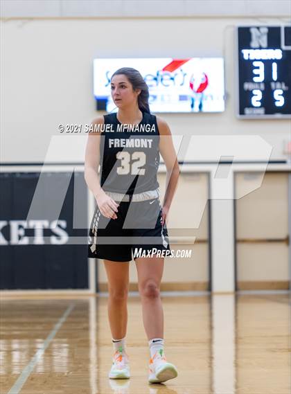 Thumbnail 1 in Fremont vs. Pius X photogallery.