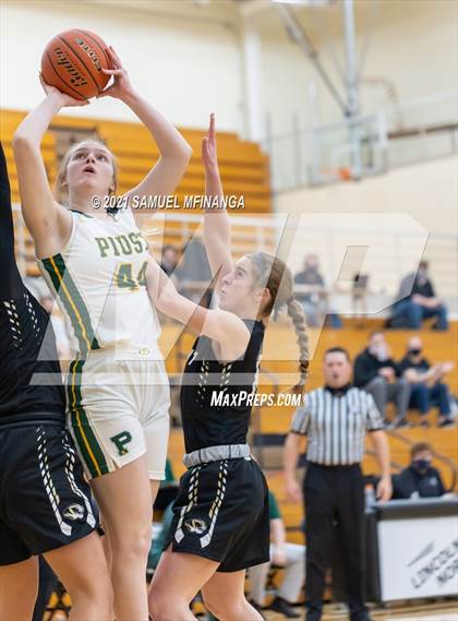 Thumbnail 2 in Fremont vs. Pius X photogallery.