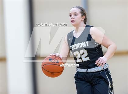 Thumbnail 2 in Fremont vs. Pius X photogallery.