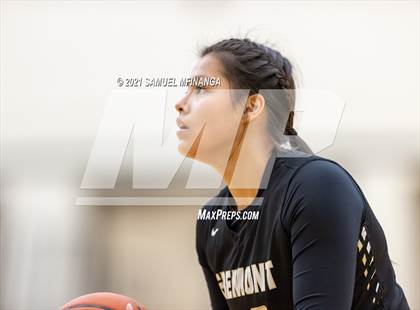 Thumbnail 3 in Fremont vs. Pius X photogallery.