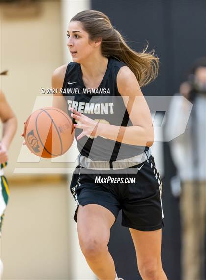 Thumbnail 2 in Fremont vs. Pius X photogallery.