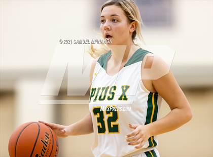 Thumbnail 2 in Fremont vs. Pius X photogallery.