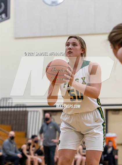 Thumbnail 1 in Fremont vs. Pius X photogallery.