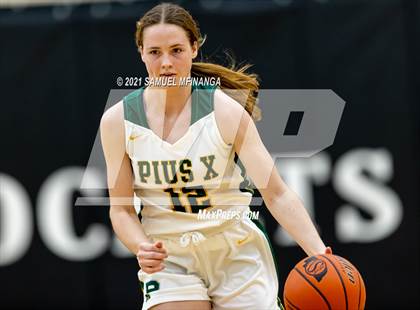 Thumbnail 1 in Fremont vs. Pius X photogallery.