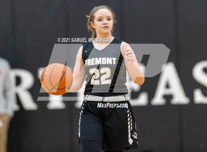 Thumbnail 2 in Fremont vs. Pius X photogallery.