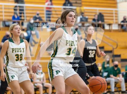 Thumbnail 3 in Fremont vs. Pius X photogallery.