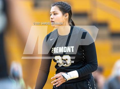 Thumbnail 1 in Fremont vs. Pius X photogallery.