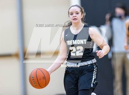 Thumbnail 1 in Fremont vs. Pius X photogallery.