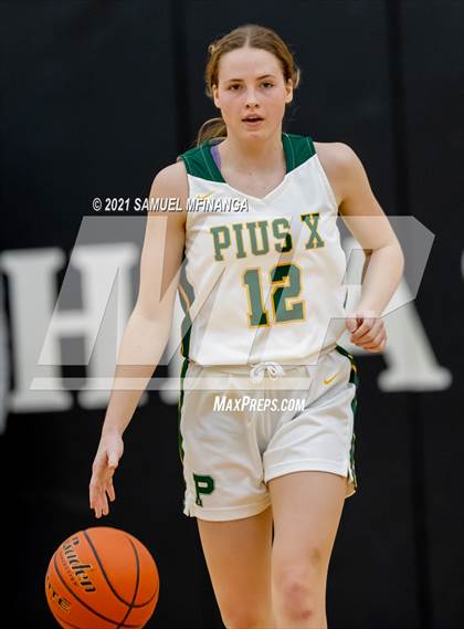 Thumbnail 1 in Fremont vs. Pius X photogallery.