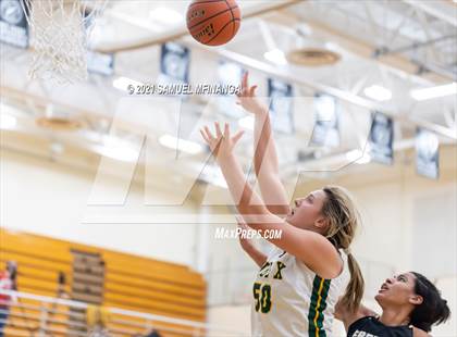 Thumbnail 1 in Fremont vs. Pius X photogallery.