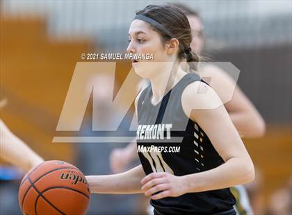 Thumbnail 3 in Fremont vs. Pius X photogallery.