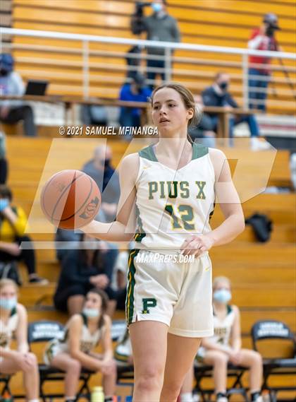 Thumbnail 1 in Fremont vs. Pius X photogallery.