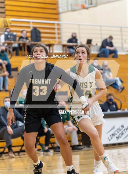 Thumbnail 1 in Fremont vs. Pius X photogallery.