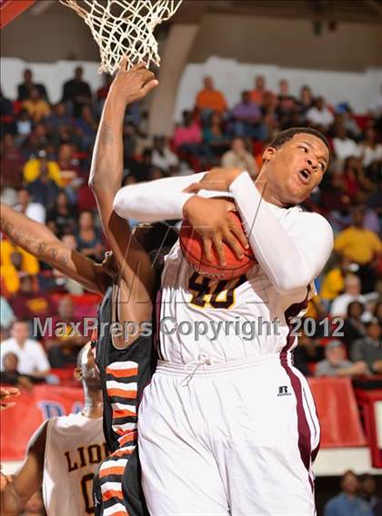 Thumbnail 3 in West Charlotte vs. New Hanover (NCHSAA 4A Final) photogallery.