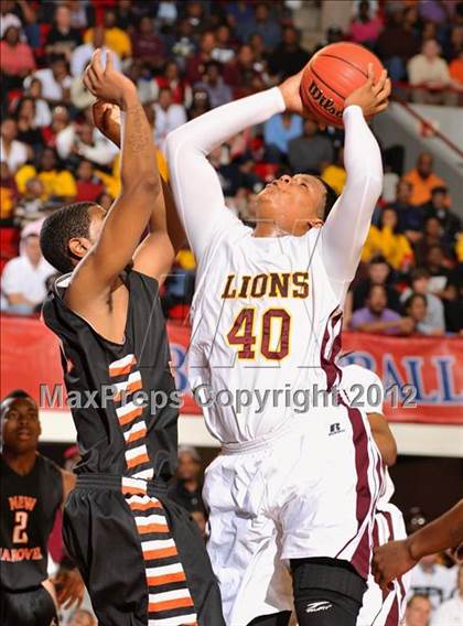 Thumbnail 3 in West Charlotte vs. New Hanover (NCHSAA 4A Final) photogallery.