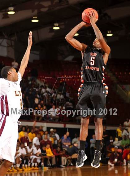 Thumbnail 2 in West Charlotte vs. New Hanover (NCHSAA 4A Final) photogallery.