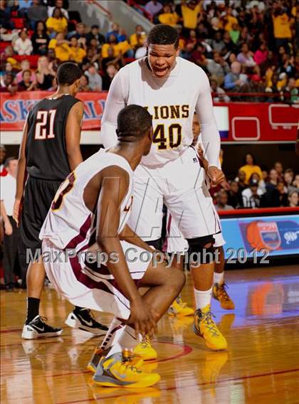 Thumbnail 3 in West Charlotte vs. New Hanover (NCHSAA 4A Final) photogallery.