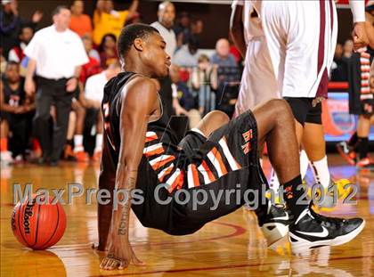 Thumbnail 1 in West Charlotte vs. New Hanover (NCHSAA 4A Final) photogallery.