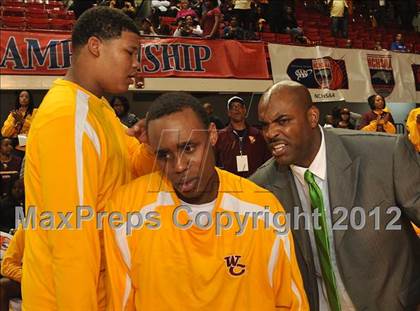 Thumbnail 2 in West Charlotte vs. New Hanover (NCHSAA 4A Final) photogallery.