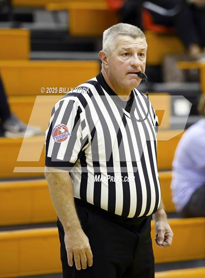 Thumbnail 1 in JV: Grand Saline vs Alba-Golden photogallery.