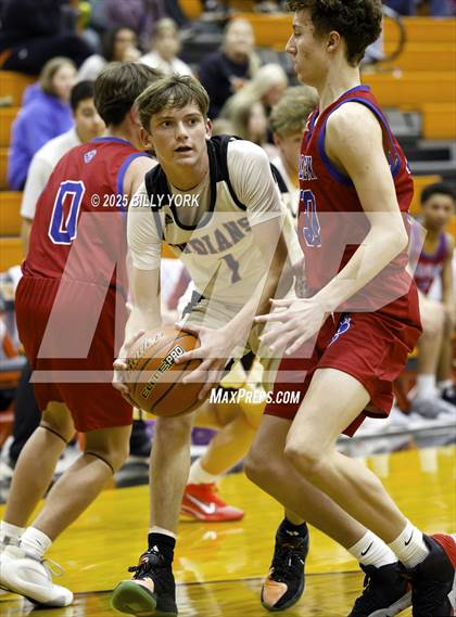 Thumbnail 2 in JV: Grand Saline vs Alba-Golden photogallery.