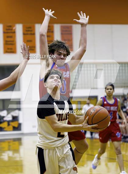 Thumbnail 2 in JV: Grand Saline vs Alba-Golden photogallery.