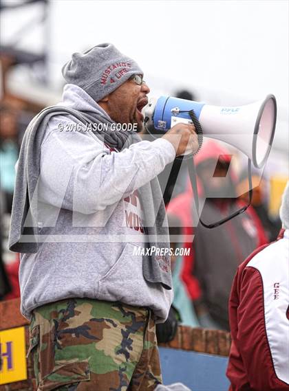 Thumbnail 3 in Memphis East vs. Knoxville Central  (TSSAA Division I Class 4A Final) photogallery.