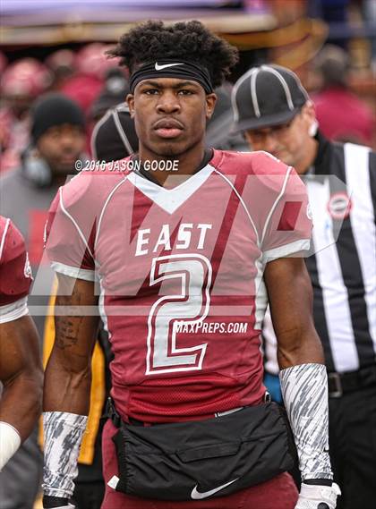 Thumbnail 2 in Memphis East vs. Knoxville Central  (TSSAA Division I Class 4A Final) photogallery.