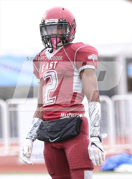 Thumbnail 3 in Memphis East vs. Knoxville Central  (TSSAA Division I Class 4A Final) photogallery.