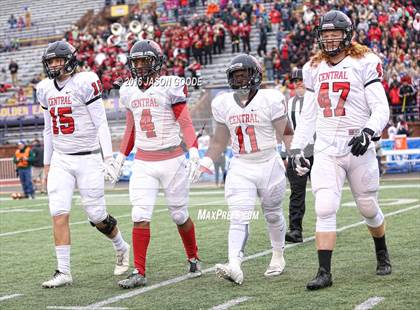 Thumbnail 2 in Memphis East vs. Knoxville Central  (TSSAA Division I Class 4A Final) photogallery.