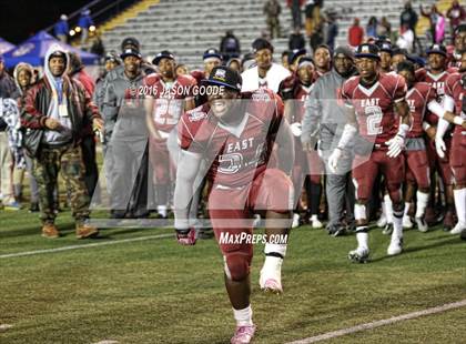 Thumbnail 2 in Memphis East vs. Knoxville Central  (TSSAA Division I Class 4A Final) photogallery.