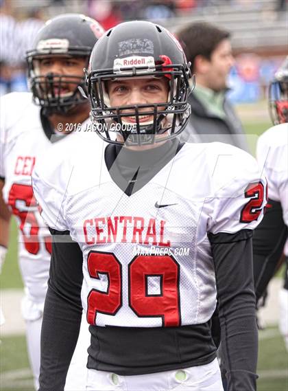 Thumbnail 1 in Memphis East vs. Knoxville Central  (TSSAA Division I Class 4A Final) photogallery.